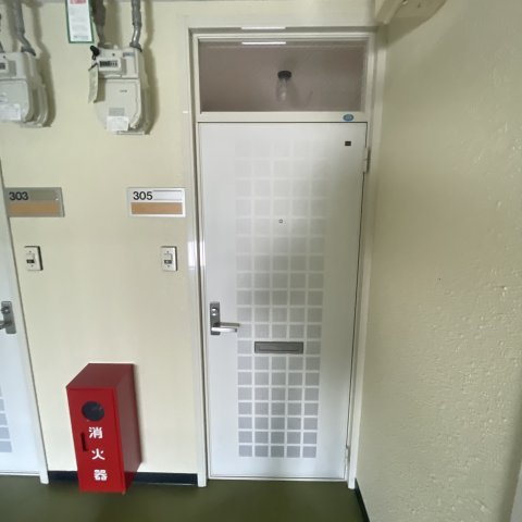コーポ北栄の玄関