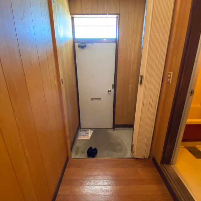 桜木ハイツ１号棟の玄関