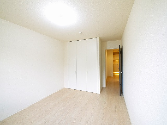 グランシャリオ瑠璃の洋室|コンパクトで使いやすい洋室です