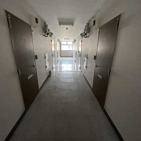 プラザマンション水元のエントランス