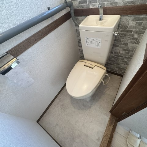 進藤アパートのトイレ