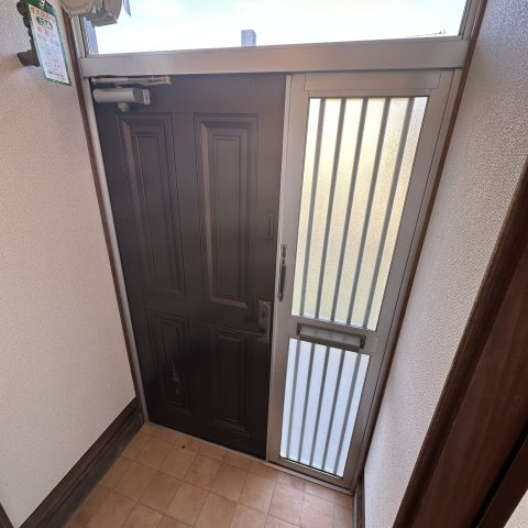 進藤アパートの玄関