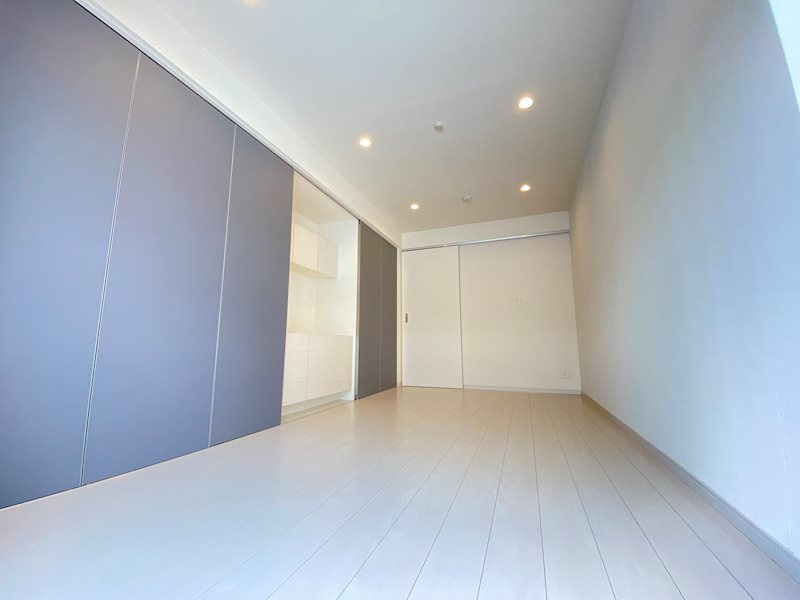 お部屋は白を基調としたつくりになっております。
