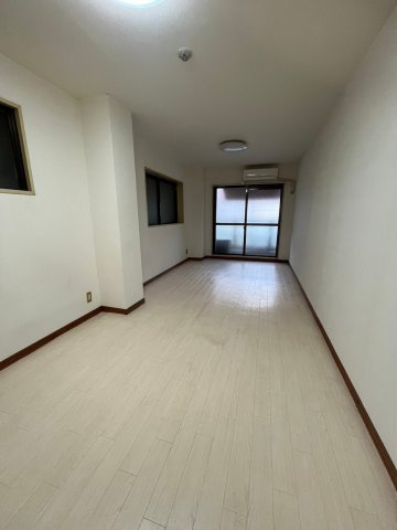 サンウイング南森町の居間・リビング