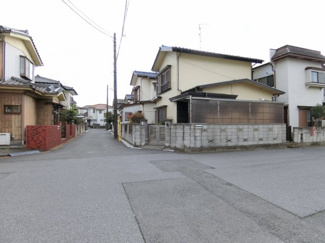 【前面道路含む現地写真】