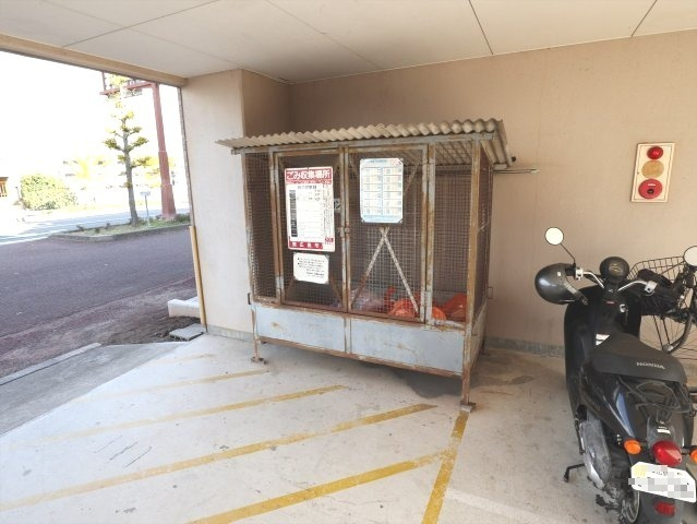 広大ブルデルのその他|敷地内ゴミ捨て場