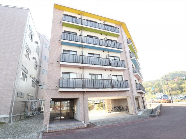 広大ブルデルの外観