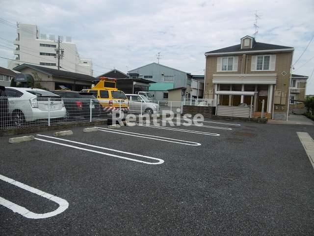 シャンｄｅプアロＡの駐車場