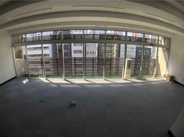 明和ビルの内装