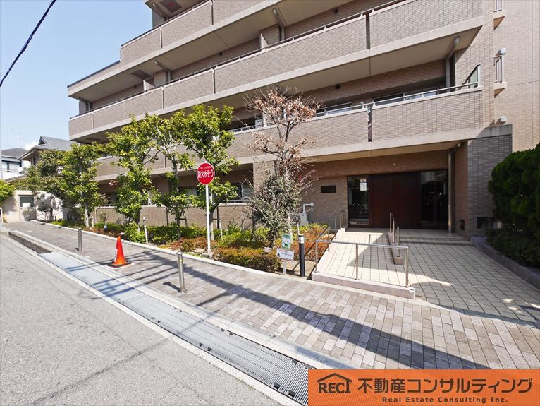 ヒルズ芦屋翠ヶ丘の駐車場