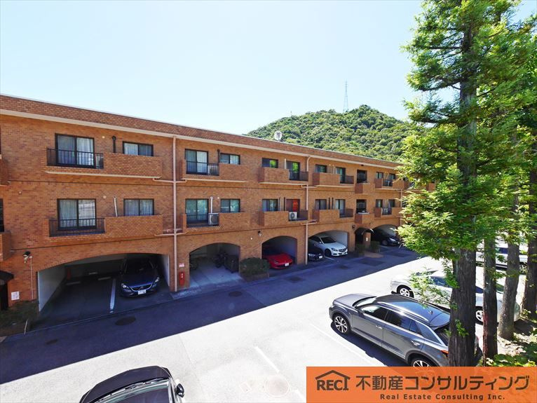 芦屋山手町ハウスの駐車場