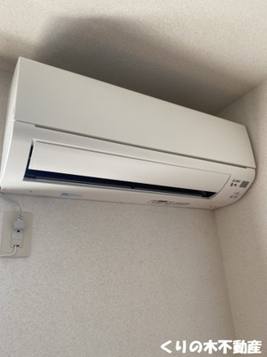 【設備】 | アビテ馬越 | エアコン付きです（同タイプの室内写真です。実物は現況優先とします）