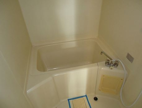 フローラルマンション【キャッシュバック対象物件】の浴室|ゆったり過ごせるお風呂です