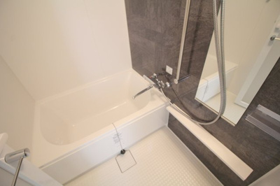 【浴室】 | SLAINTE MHOR（スランジバー）