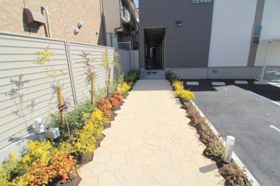 【エントランス】 | SLAINTE MHOR（スランジバー）