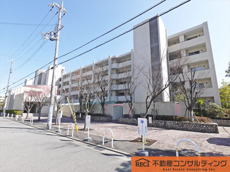 ファミール芦屋東の外観