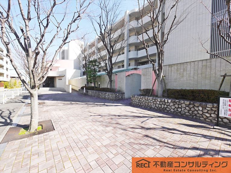 ファミール芦屋東の外観