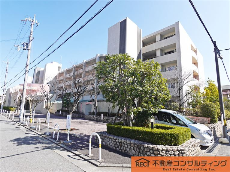 ファミール芦屋東の外観