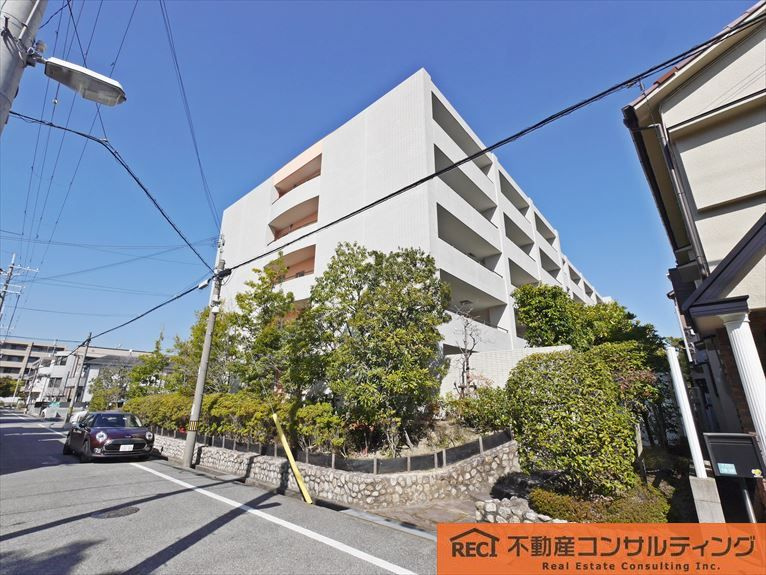 ファミール芦屋東の外観