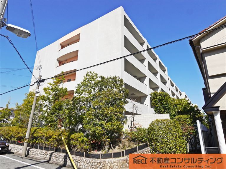 ファミール芦屋東の外観