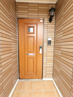 【玄関】 | エテルノ　Ⅰ | ※同物件、別のお部屋の写真です。