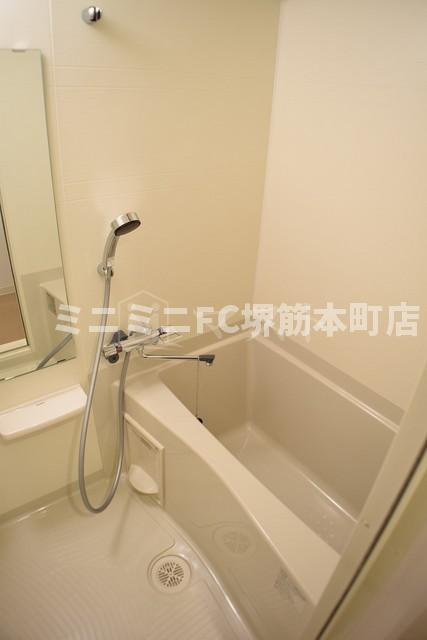 プレサンス谷町七丁目の浴室