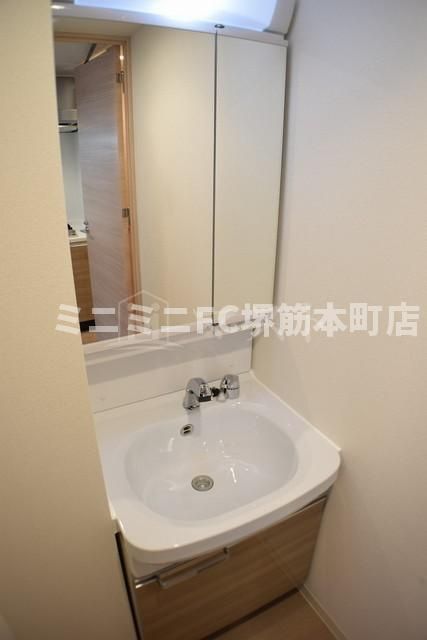 プレサンス谷町七丁目の洗面所