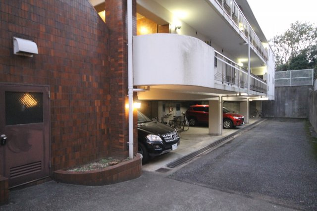 【駐車場】