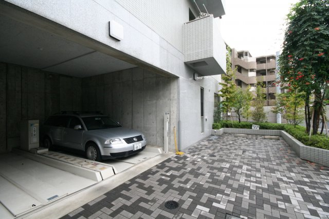 【駐車場】