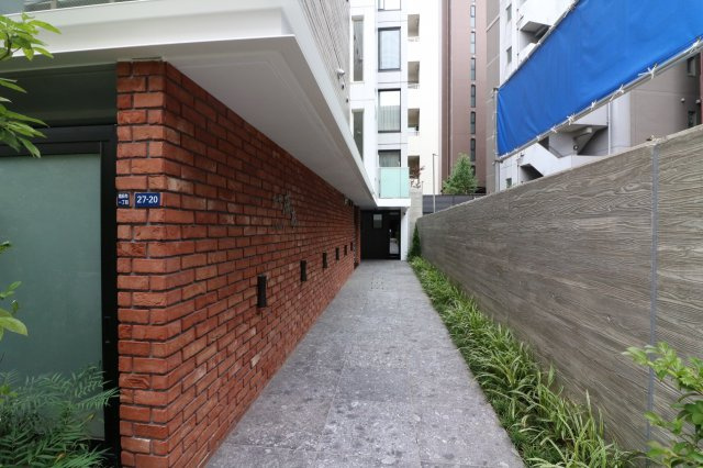 【エントランス】
