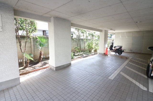 【駐車場】