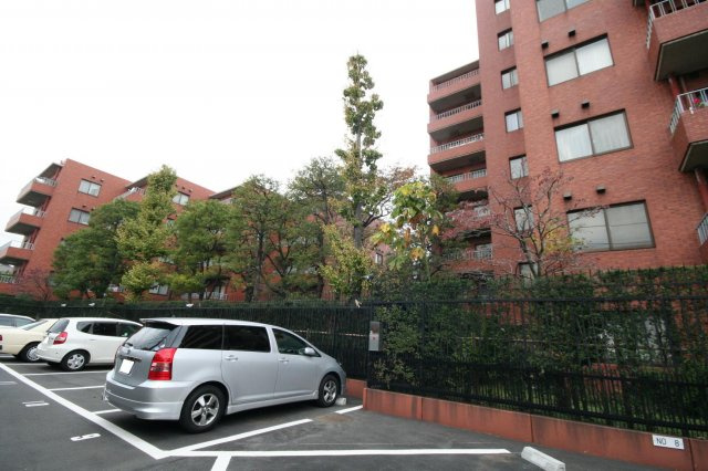 【駐車場】