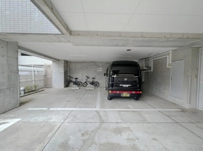 【駐車場】