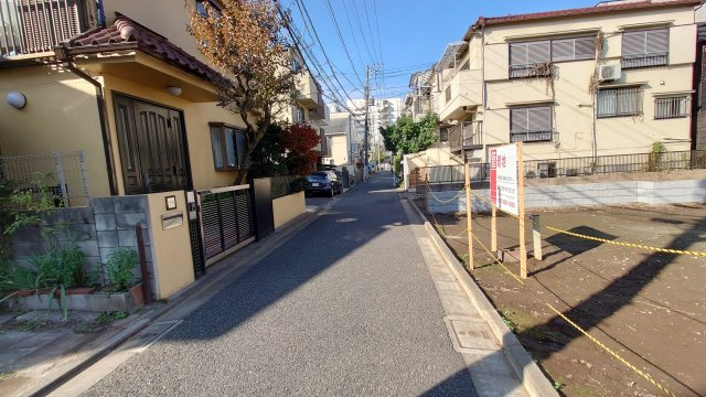 【前面道路含む現地写真】