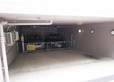 【駐車場】