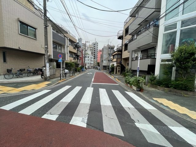 【前面道路含む現地写真】