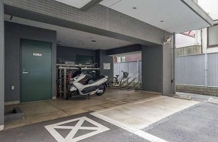 【駐車場】