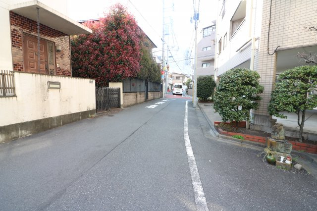 【前面道路含む現地写真】