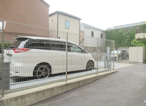 【駐車場】