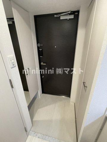 エスリードレジデンス大阪福島イーストの玄関