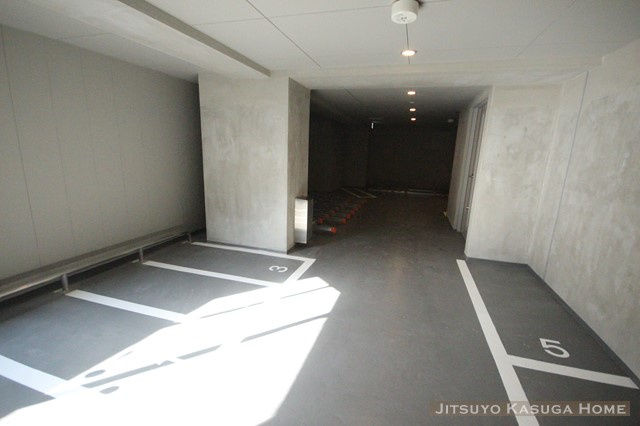 【駐車場】