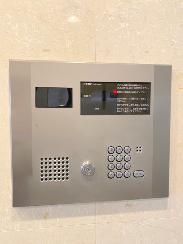 オートロックです。