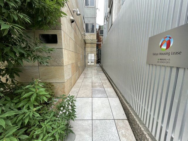 【エントランス】