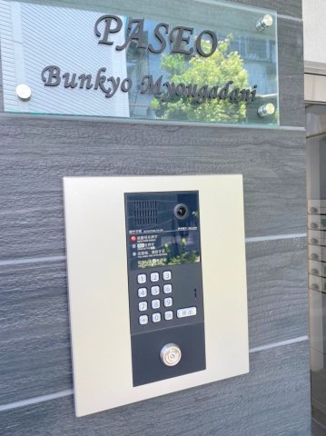 オートロックです。