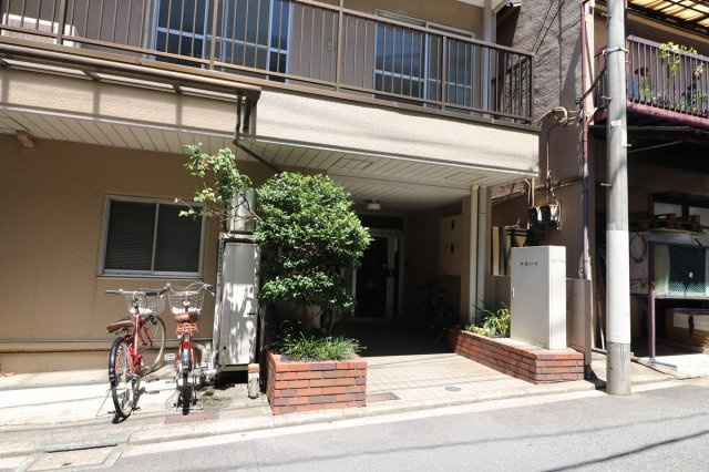 【エントランス】