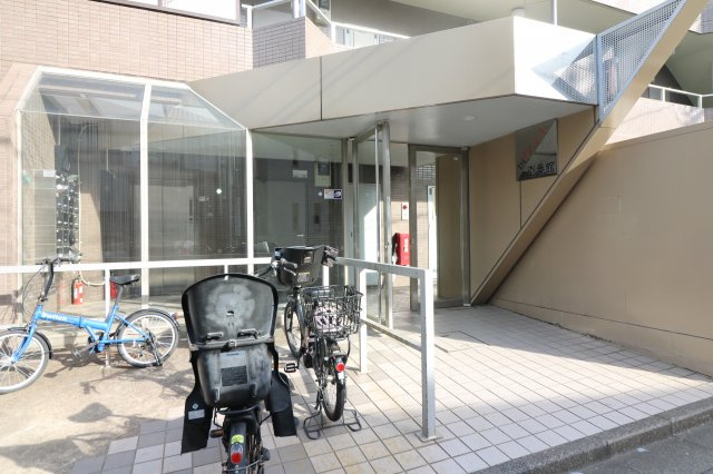 【エントランス】