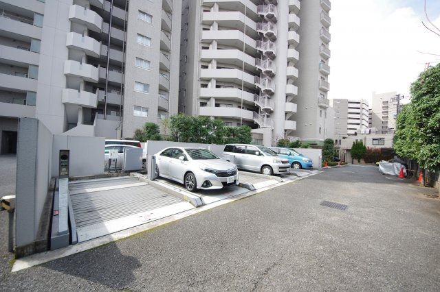 【駐車場】