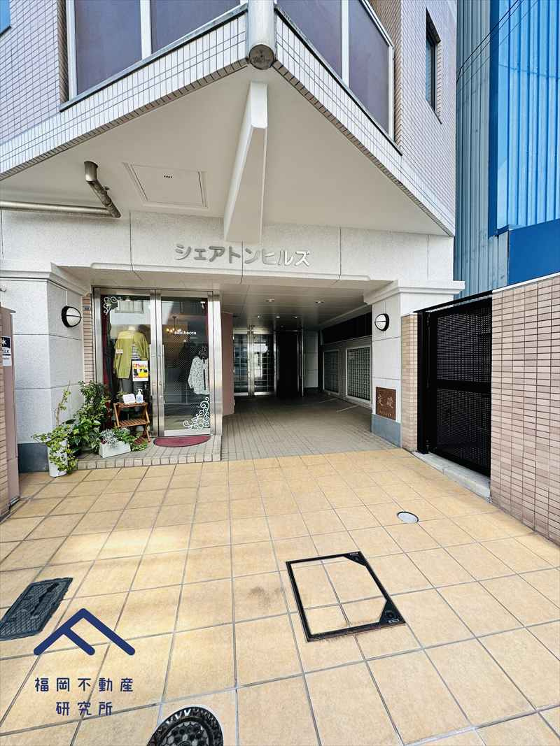 シェアトン・ヒルズのエントランス