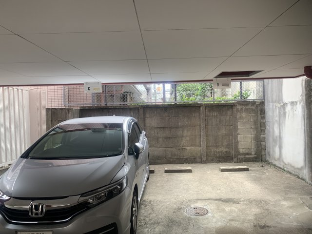 【駐車場】