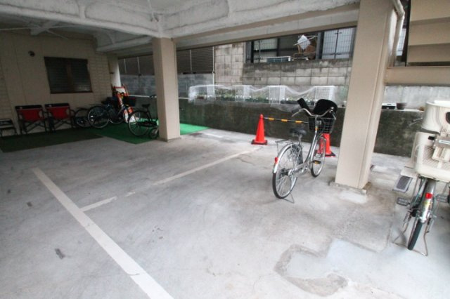 【駐車場】